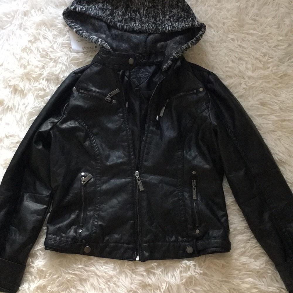 leather jacket - Picture 2 of 3